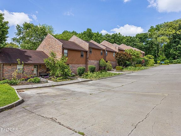 3rd image of 2909 La Villas Dr APT 401