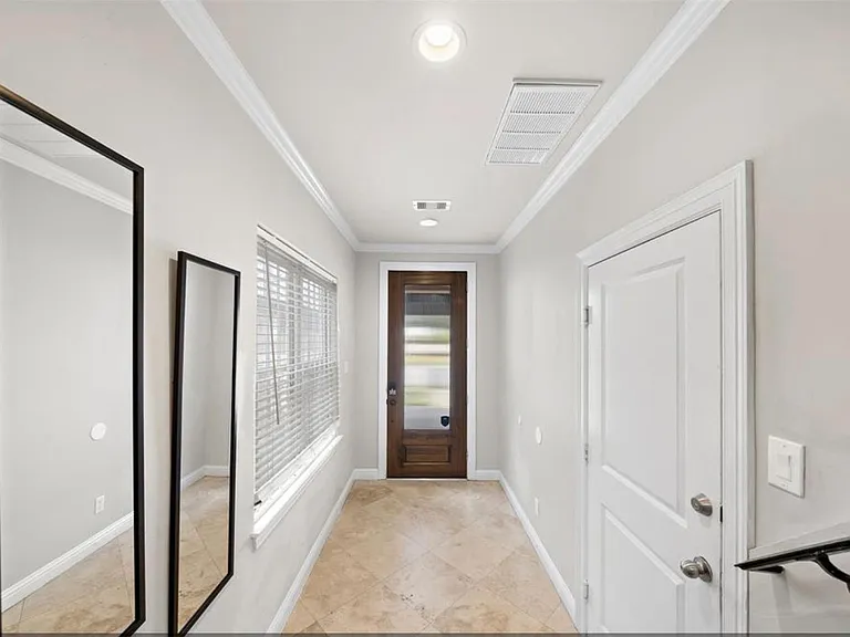 2512 Leeland St — Photo 8