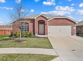2105 Myrtle Beach Dr, Fort Worth, TX 76108
