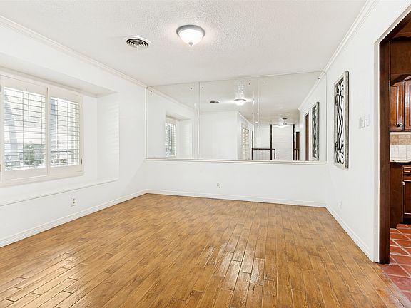 5th image of 832 Wheelwood Dr