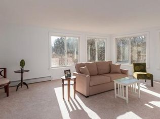 10 East St, Petersham, MA 01366