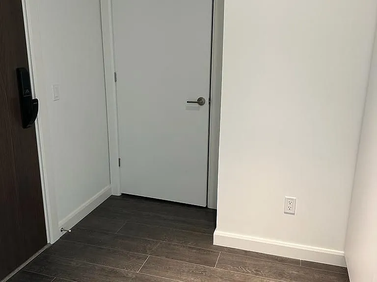741 King St W #308 — Photo 10