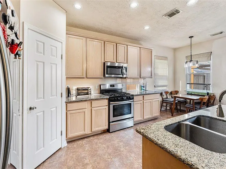19106 Spring Meadows Ln — Photo 11