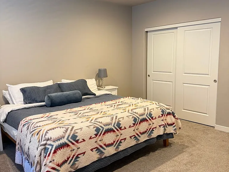 621 N Meadow Ln — Photo 12