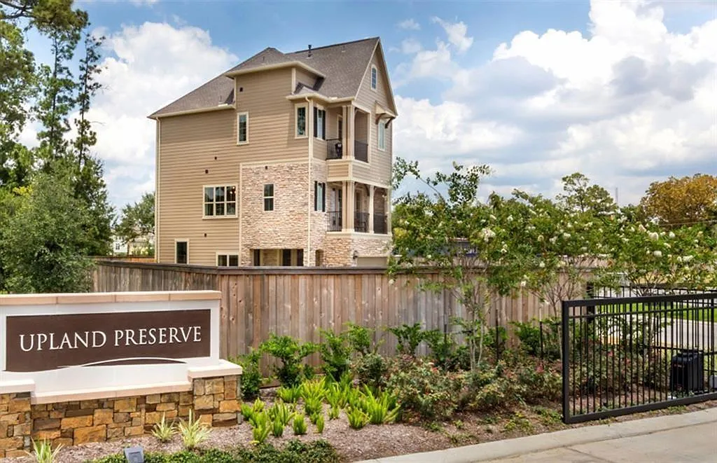3 bed, 3.5 bath, 2533 sqft, $2,845 — Photo 2