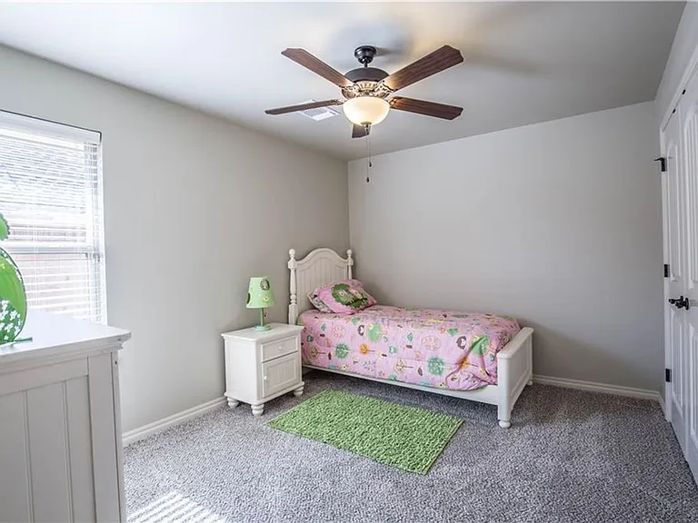 8701 SW 66th Pl — Photo 11