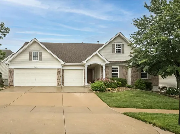 15234 Brightfield Manor Dr, Chesterfield, MO 63017