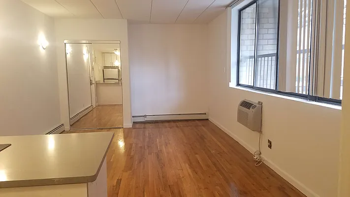 Rented by Bahar Management | media 23