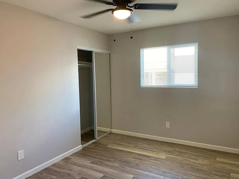 4037 Van Dyke Ave #B — Photo 19