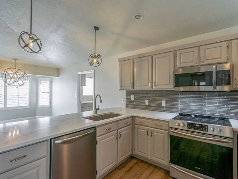 2349 S Legacy Dr — Photo 3