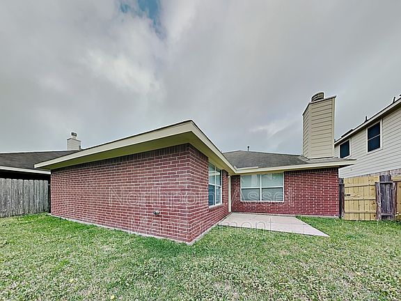 2nd image of 6915 Pheasant Oak Dr