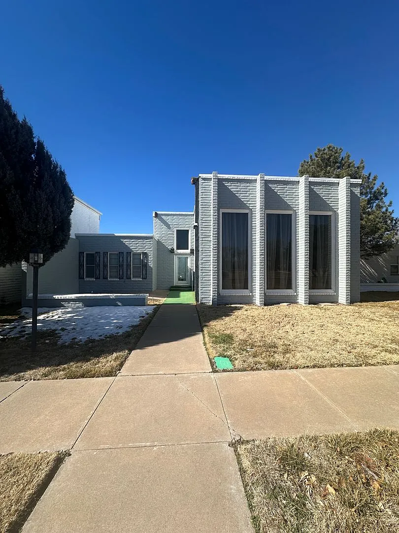 2 Bed Brick House! Golf Course View! — Photo 1
