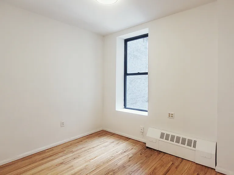 306 W 51st St #3D — Photo 5