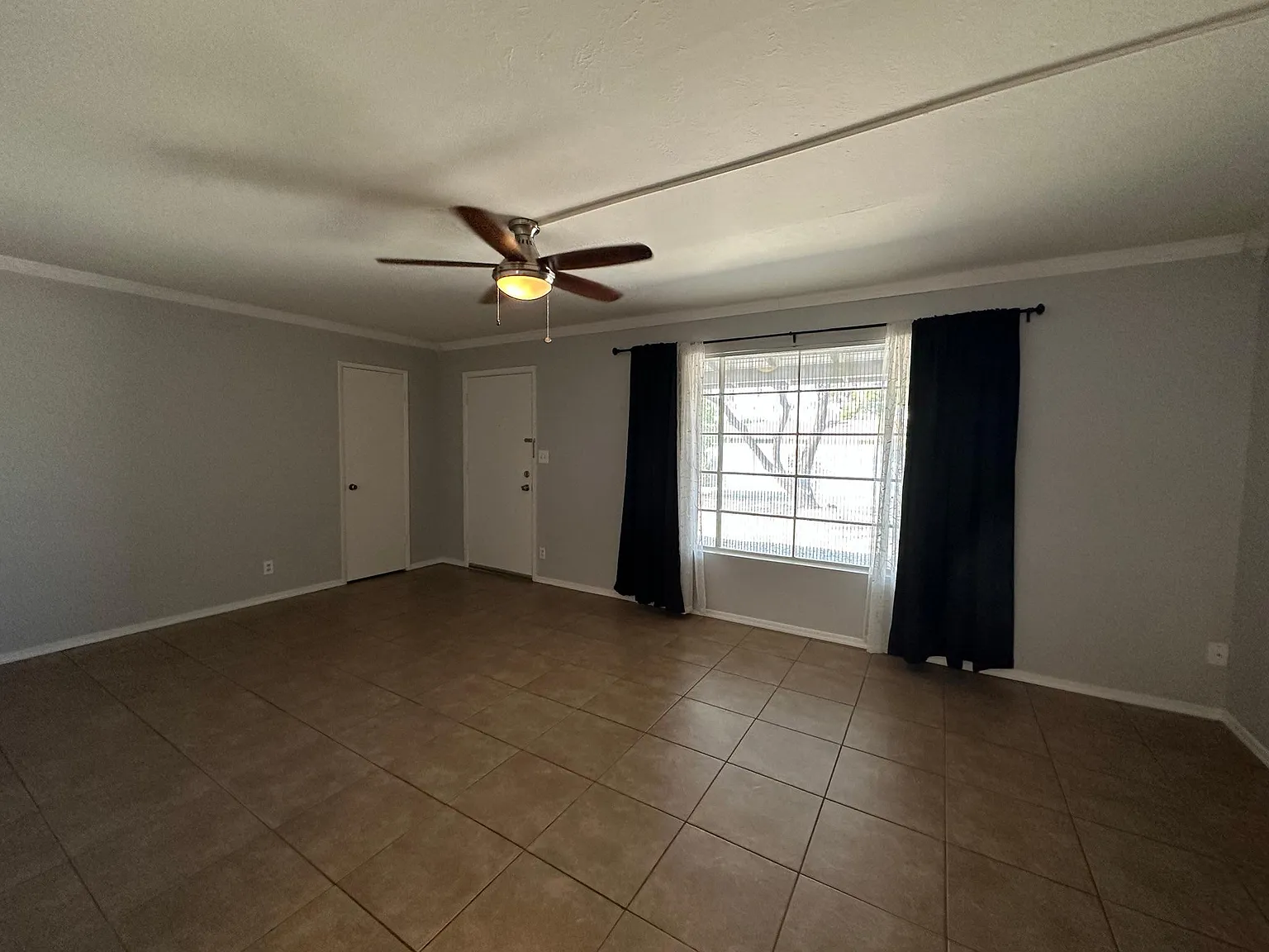 3615 E Glenrosa Ave — Photo 3