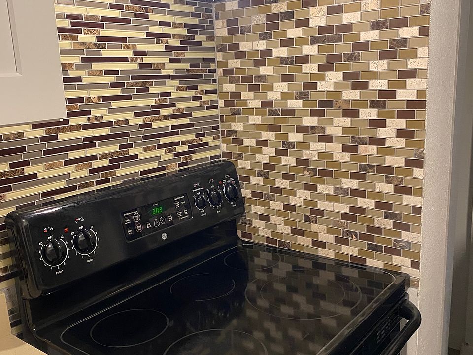 1st image of 2422 N St NE #4