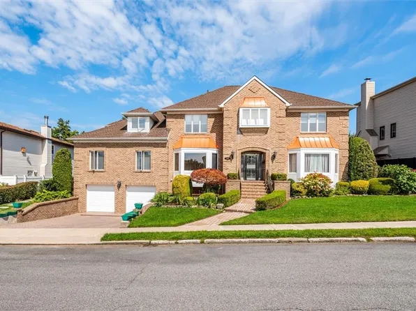 265 Barbara St, Staten Island, NY 10306