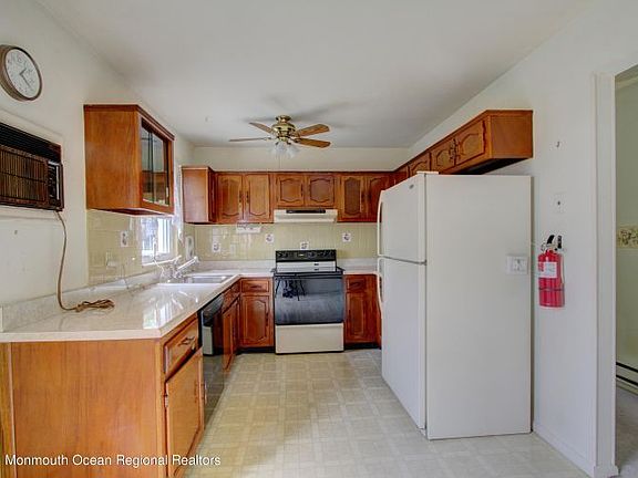 2nd image of 6B Betsy Ross Ln