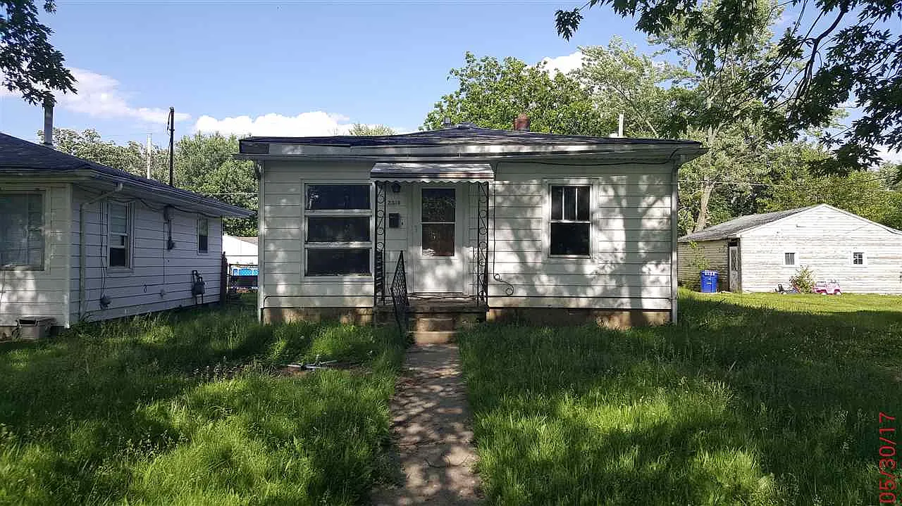 2510 N Bell St photo 1