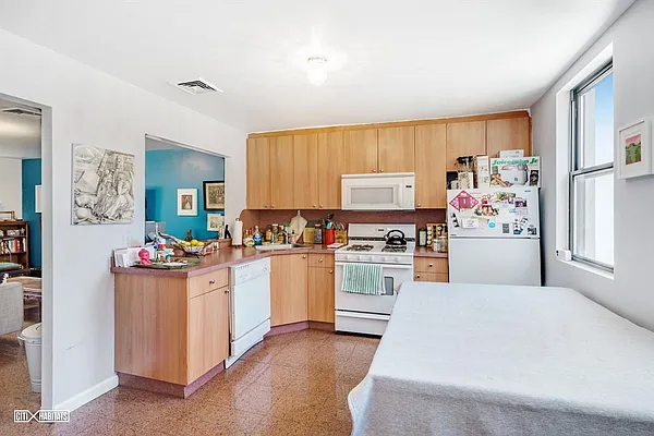 Rented by Citi Habitats | media 10