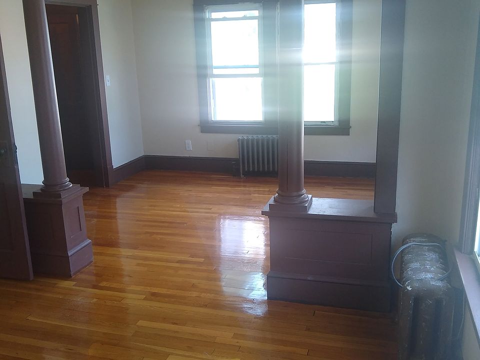 1st image of 7 Farnsworth St #7
