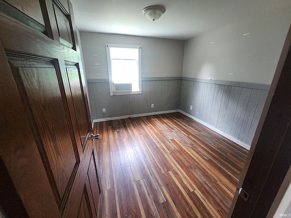 5th image of 305 S Clay St