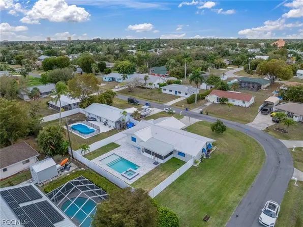 7162 Drake Dr, Fort Myers, FL 33908