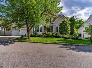 15 Independence Trl, Totowa, NJ 07512