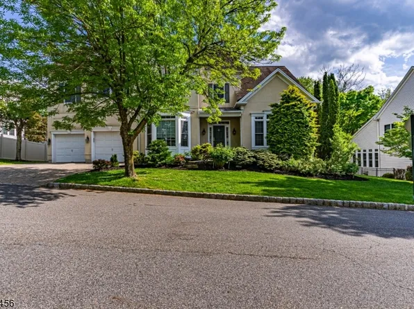 15 Independence Trl, Totowa Boro, NJ 07512
