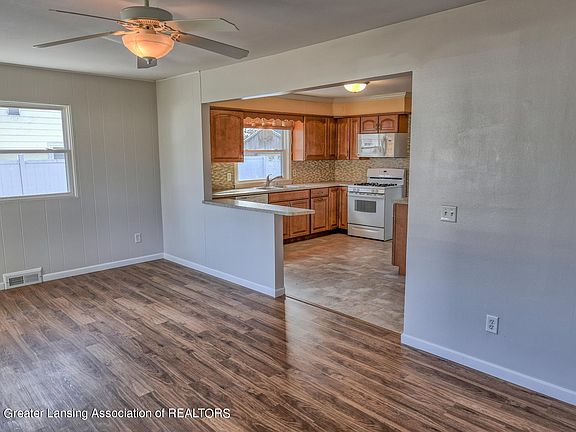 4th image of 114 Folk St
