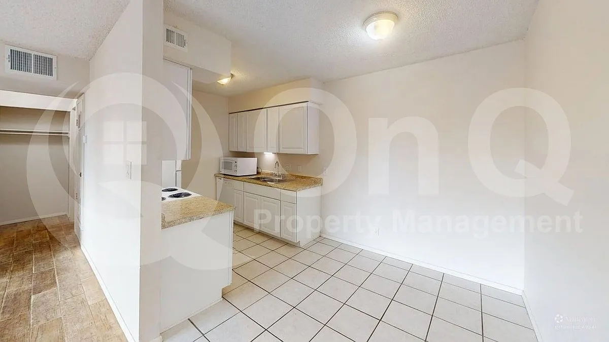 1 bed, 1.0 bath, 672 sqft, $849 — Photo 3