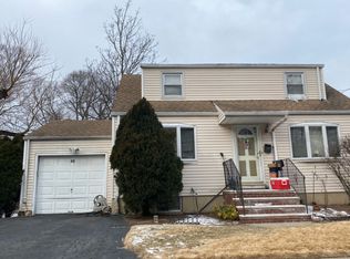 44 Bogert Pl, Bergenfield, NJ 07621
