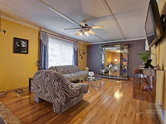 3rd image of 25662 W Wacker Dr