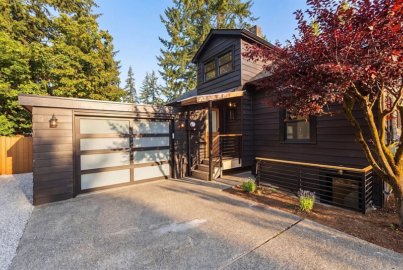 3rd image of 3513 NE 187th Court