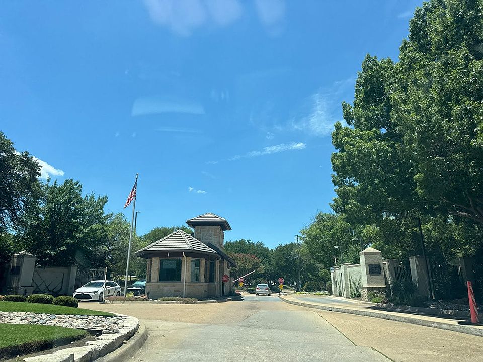 1st image of 7105 Saucon Valley Dr