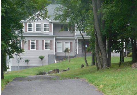 1st image of 7 Clemence Dr