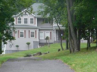 7 Clemence Dr, New Windsor, NY 12553