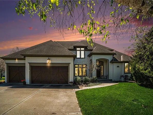 16329 Stearns St, Overland Park, KS 66221