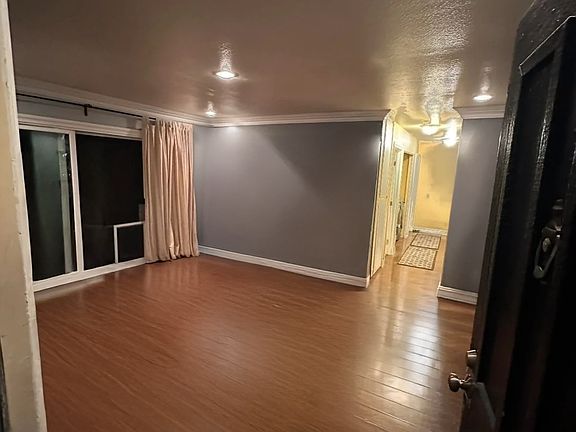 2nd image of 211 Briarwood