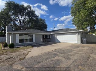 404 W Stolley Park Rd, Grand Island, NE 68801
