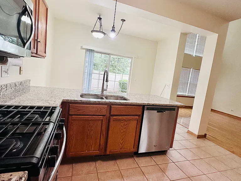 315 Bay Dr — Photo 9