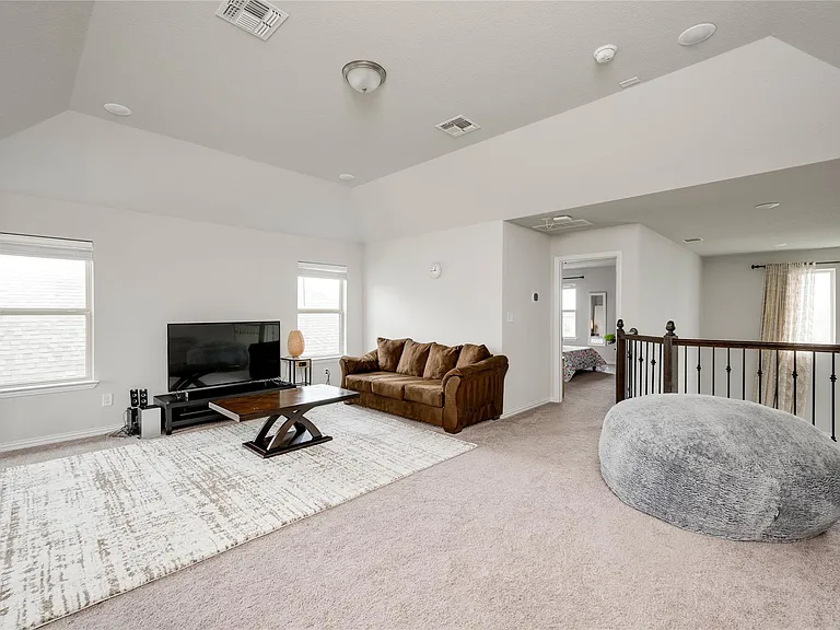 3327 Columbus Way — Photo 21