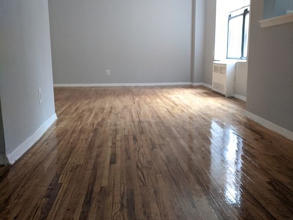 3rd image of 950 Bronx Park S #4EE