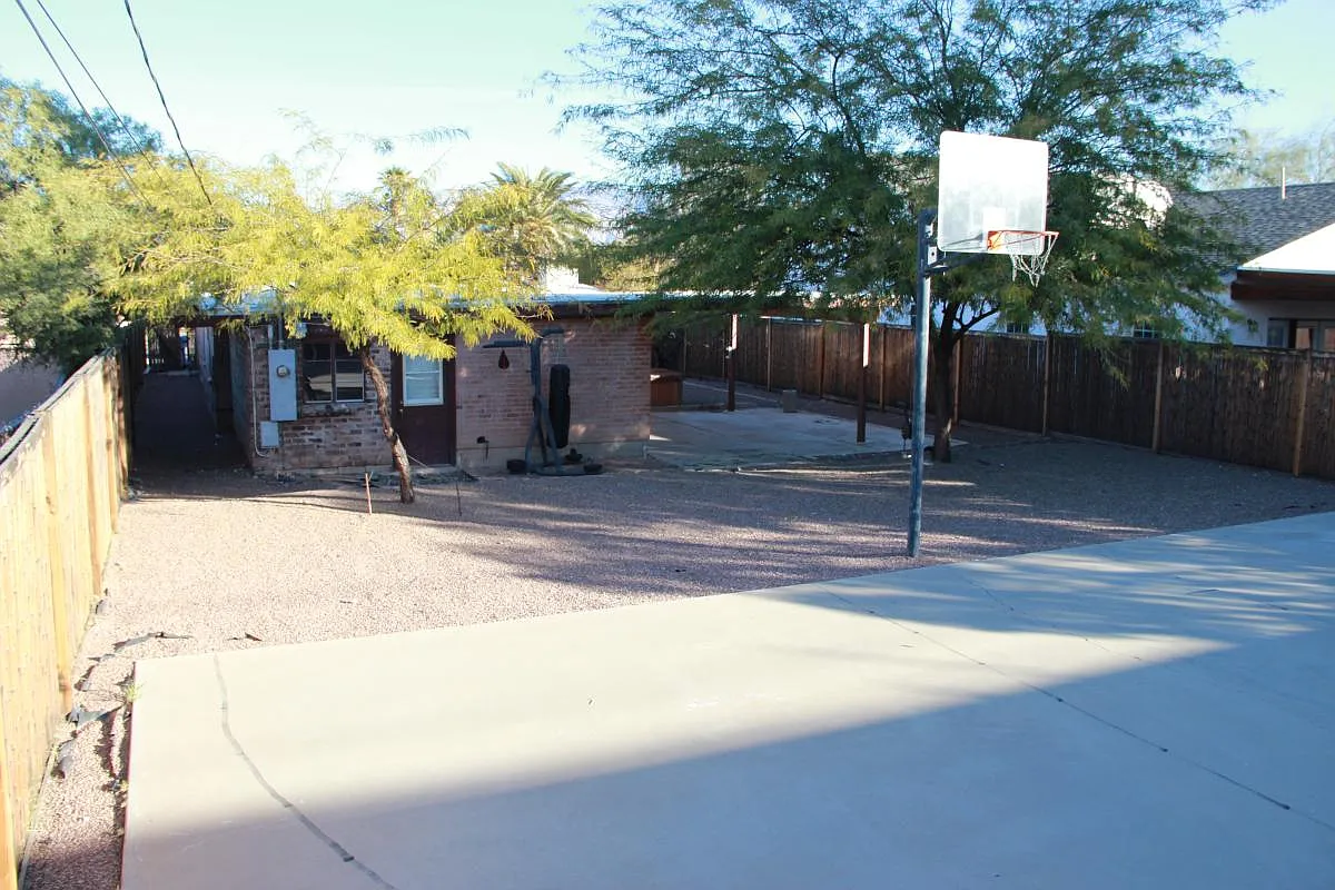 Back Yard/Sport Court - 2520 E Helen St