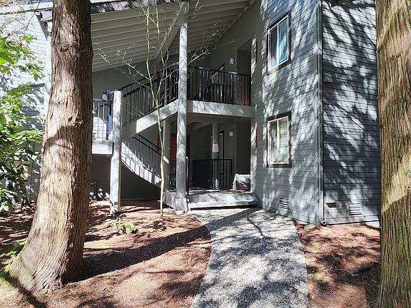 2nd image of 14620 NE 80th Pl #35A