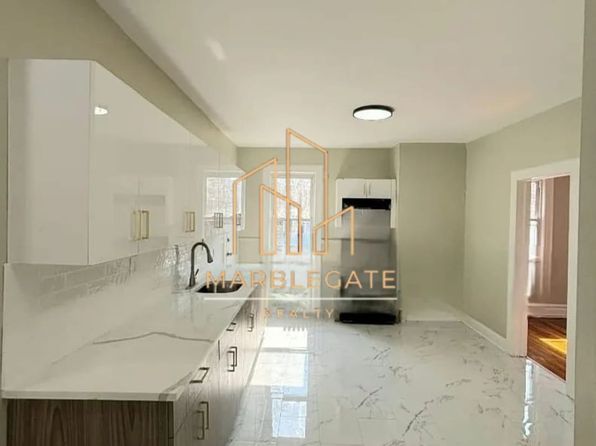 262 Ellis Ave #1E