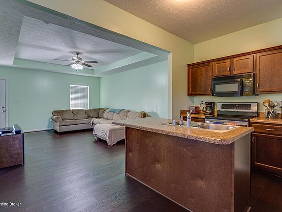 5th image of 302 Gentry Crossings Blvd