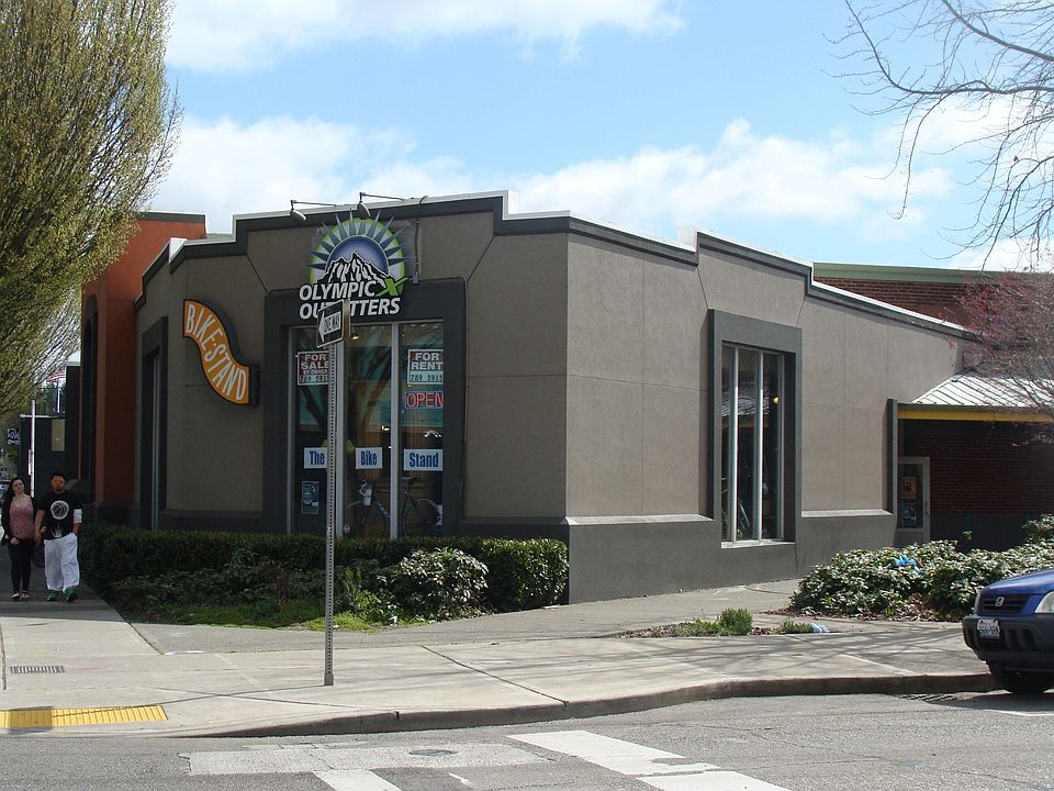 1st image of 407 4th Ave E