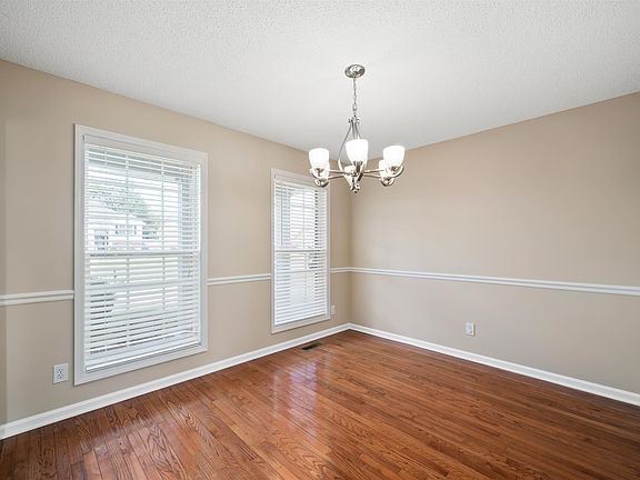 5th image of 3118 Westchester Dr