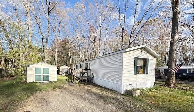 1st image of 8 Larivierre Ln