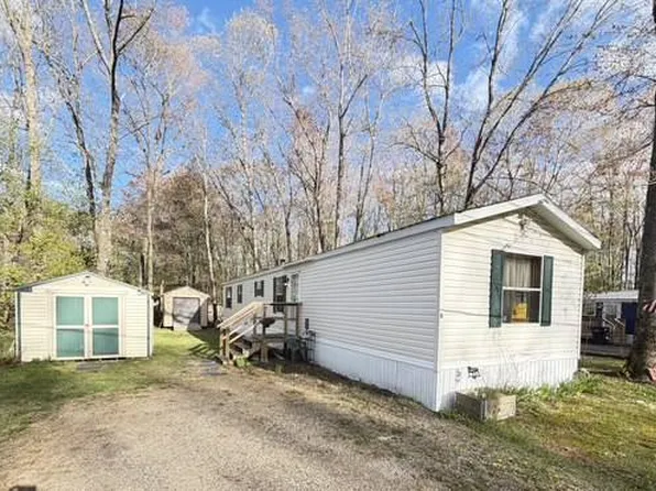 8 Larivierre Ln, Biddeford, ME 04005